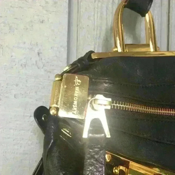 B. Makowsky Black Shoulder Bag Gold Hardwa… - Picture 3 of 8